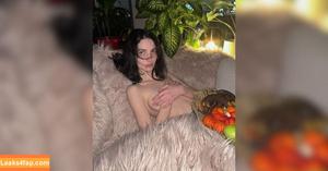 Meadow Walker photo #0102