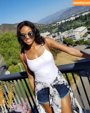 Meagan Tandy фото #0005