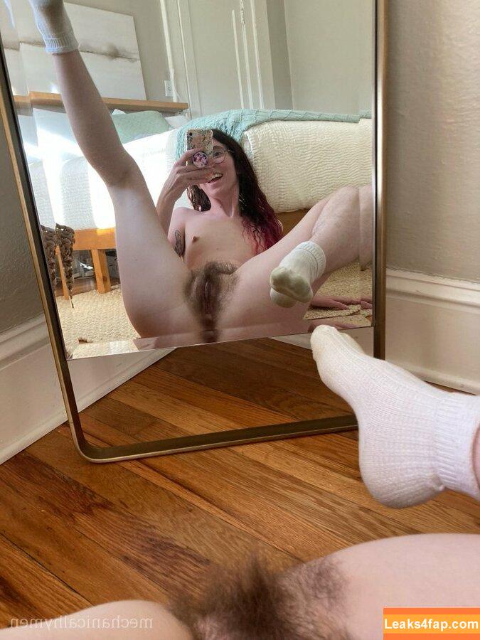 mechanicalhymen /  leaked photo photo #0017