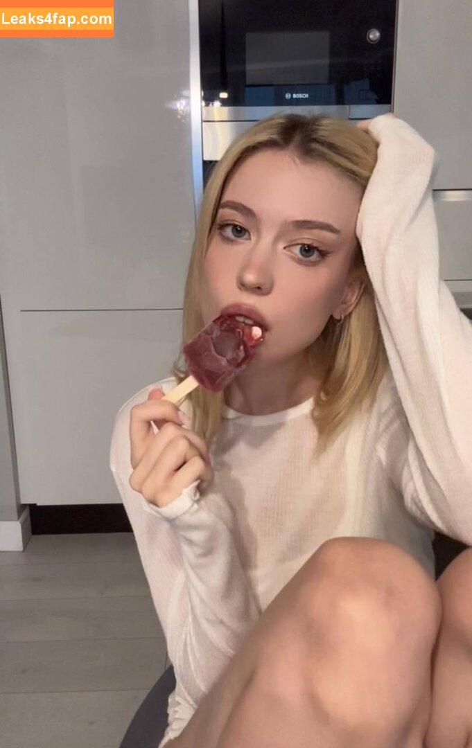 media_malyshka /  leaked photo photo #0025