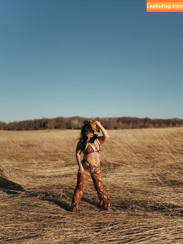 Mee Wang / m34tymeeow / meeciwang слитое фото фото #0015