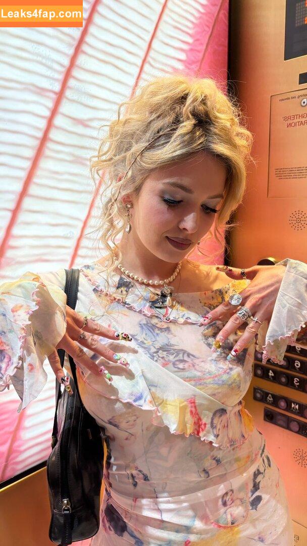 Meg Mills / 37521291 / carecharmer leaked photo photo #0046