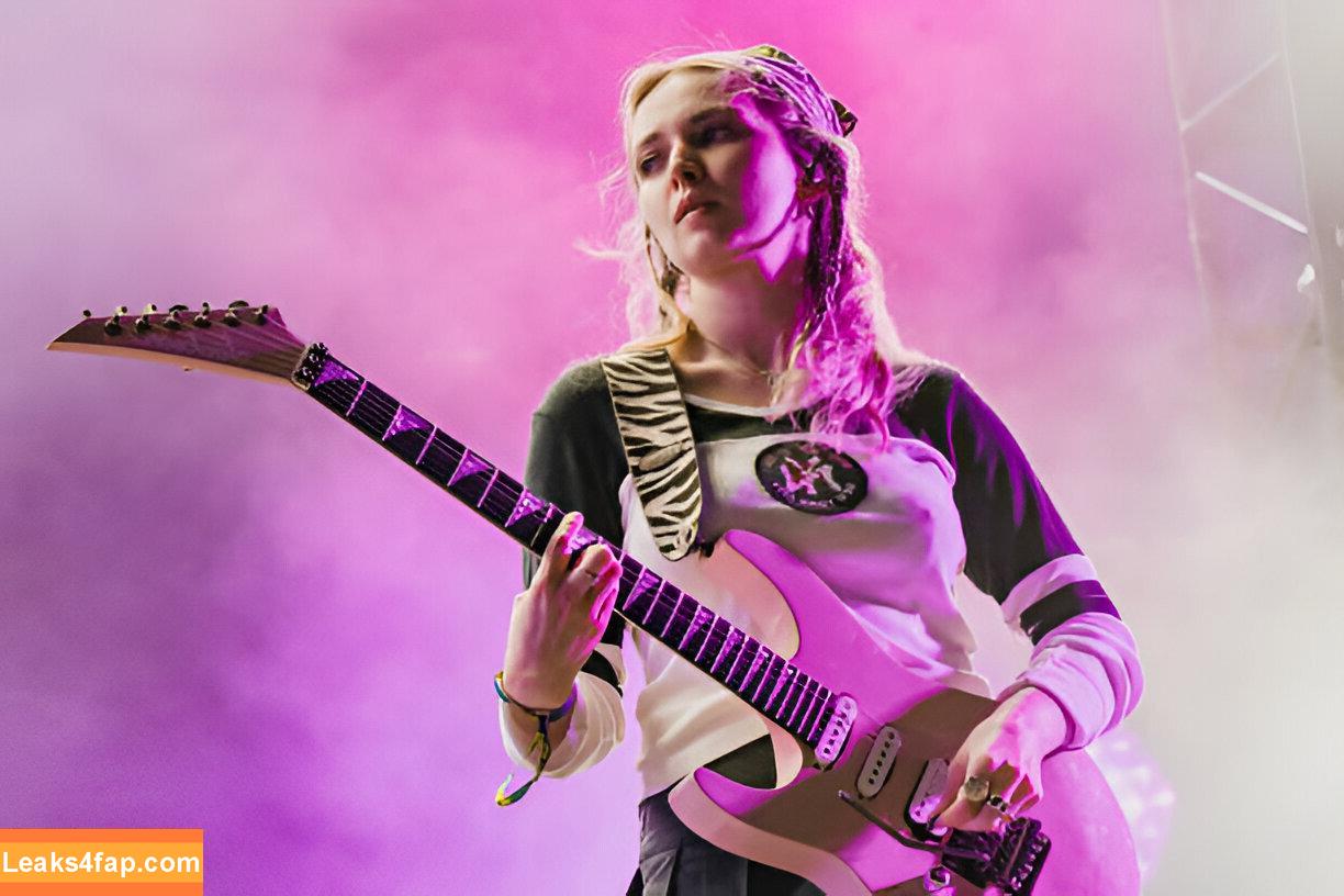 Meg Mills / 37521291 / carecharmer leaked photo photo #0048