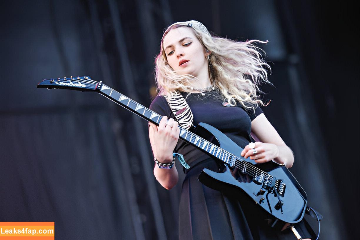 Meg Mills / 37521291 / carecharmer leaked photo photo #0052