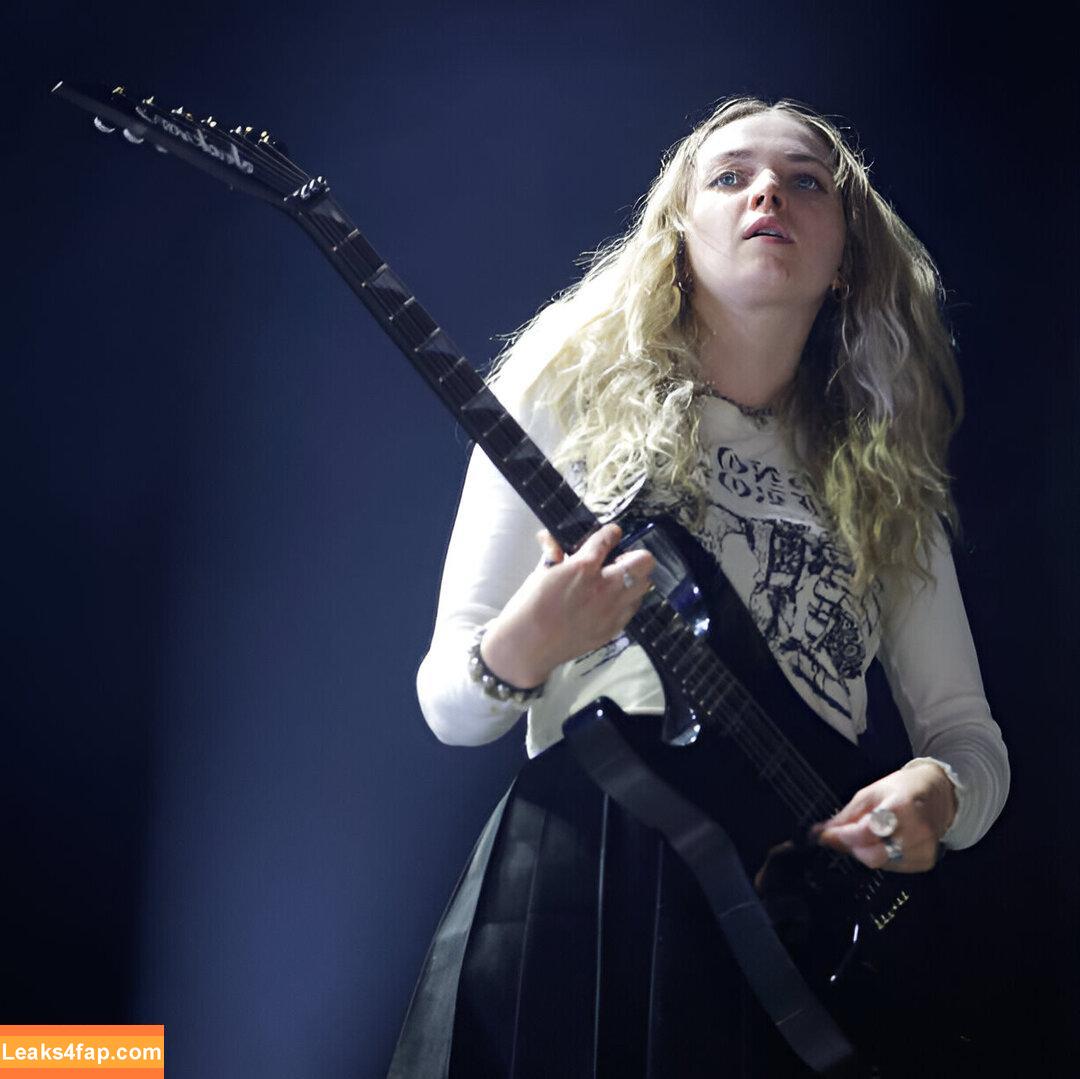 Meg Mills / 37521291 / carecharmer leaked photo photo #0054