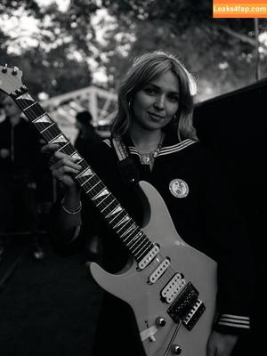 Meg Mills photo #0044