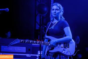 Meg Mills photo #0049