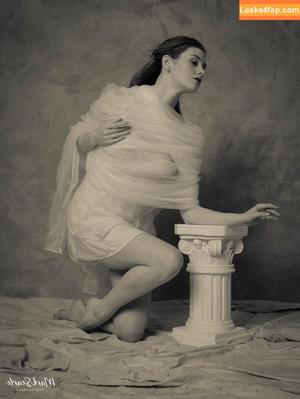 meg.modelling photo #0152