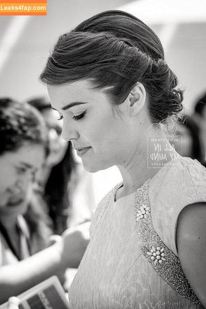 Megan Boone photo #0022