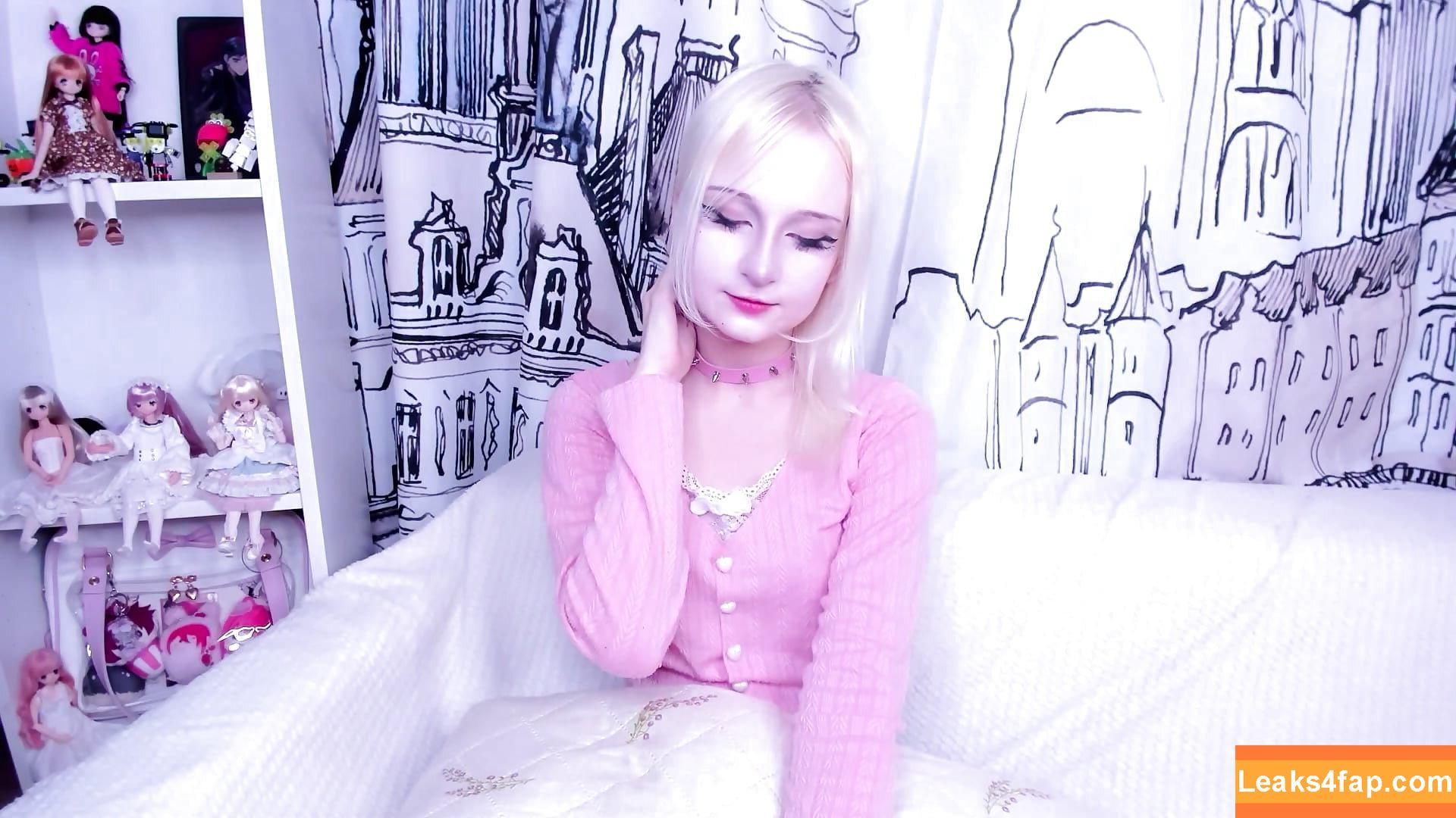 Megan Chan /  leaked photo photo #0001