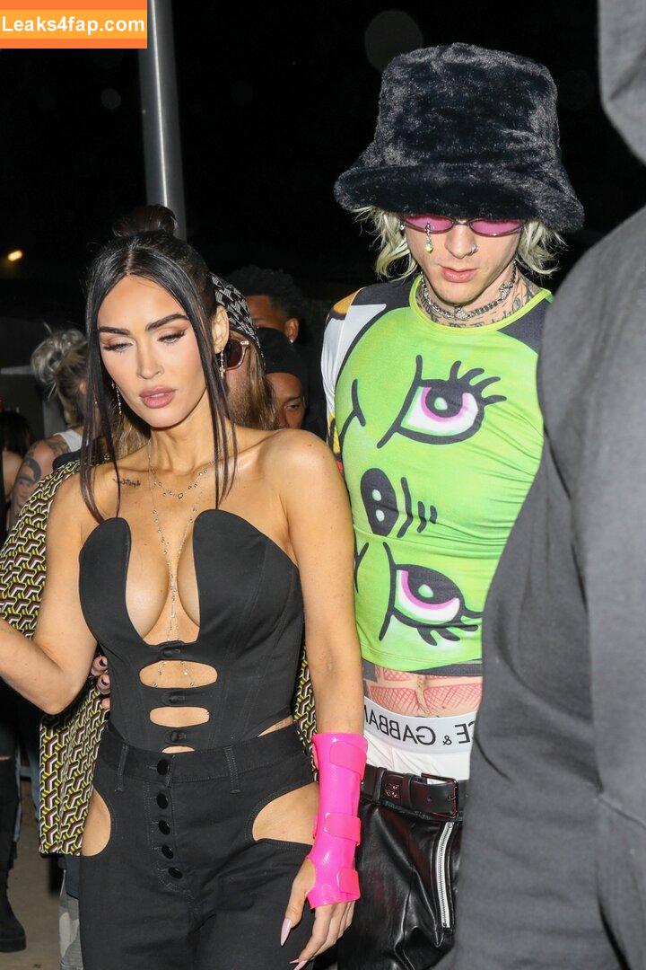 Megan Fox / fatmeganfox / meganfox leaked photo photo #0351
