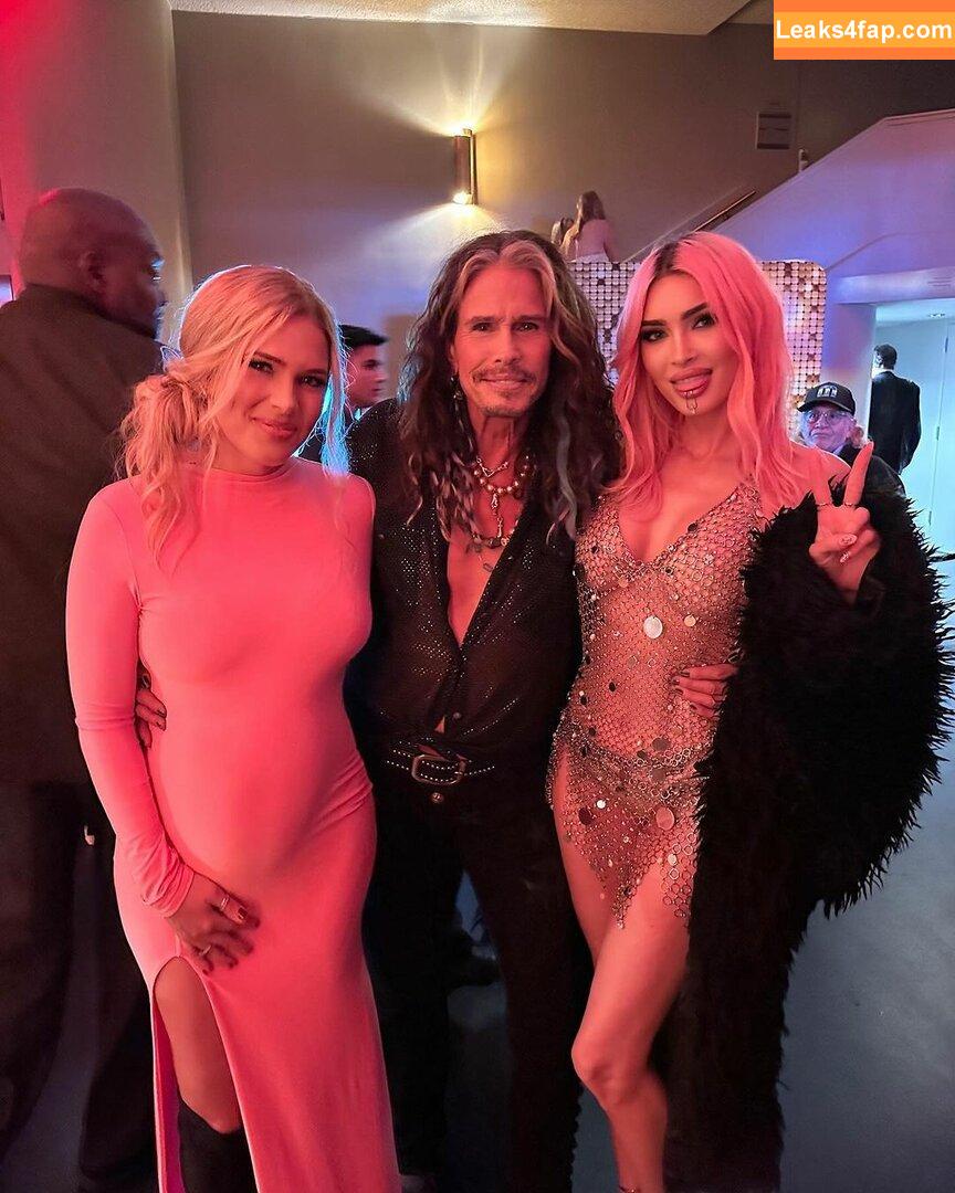 Megan Fox / fatmeganfox / meganfox слитое фото фото #0973