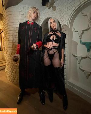 Megan Fox фото #0203