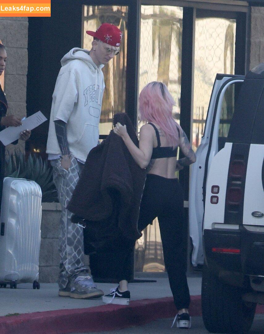 Megan Fox / fatmeganfox / meganfox слитое фото фото #1080