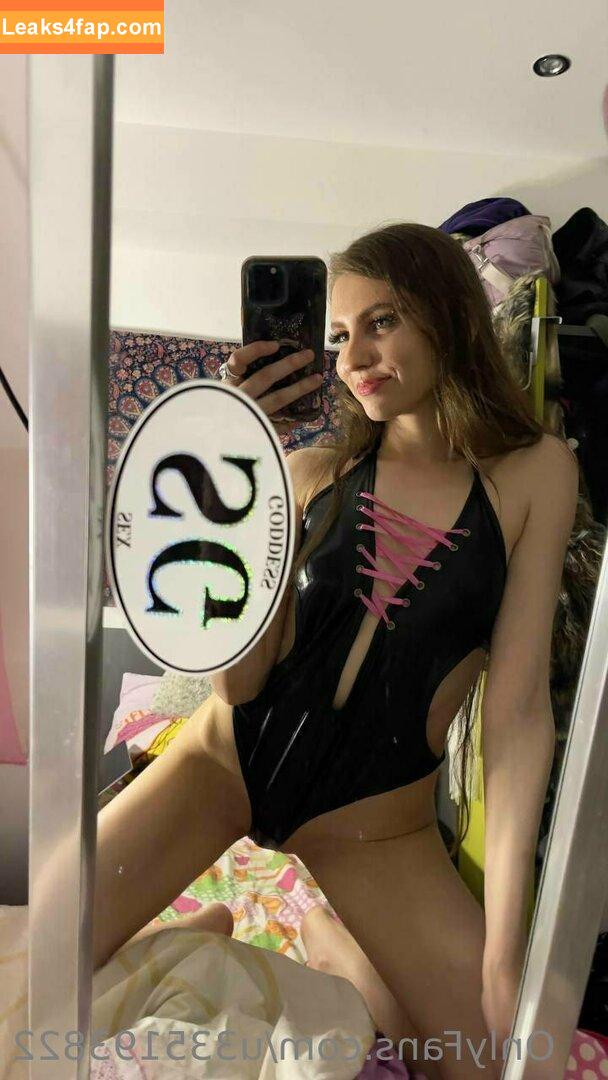 meganf.f / meganferg leaked photo photo #0005