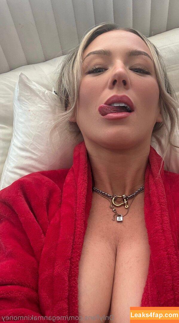 meganmakinmoney / megan.makin.money leaked photo photo #0028