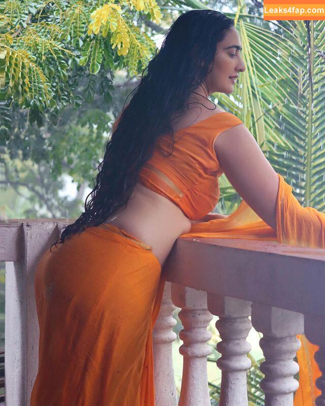 Megha Shukla / megha8shukla слитое фото фото #0034