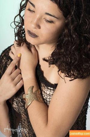 Meghan Lane photo #0002