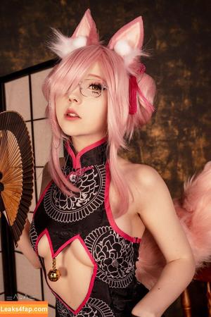 Megumi Koneko фото #0300