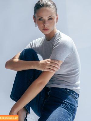 Meika Woollard photo #0361