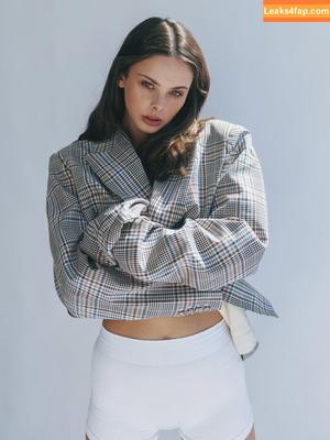 Meika Woollard photo #0365