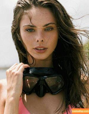Meika Woollard photo #0553