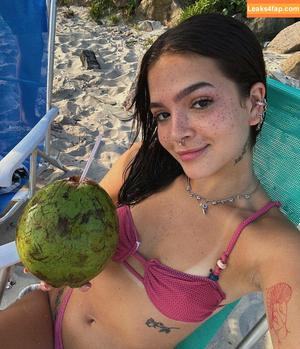 Mel Maia photo #0063