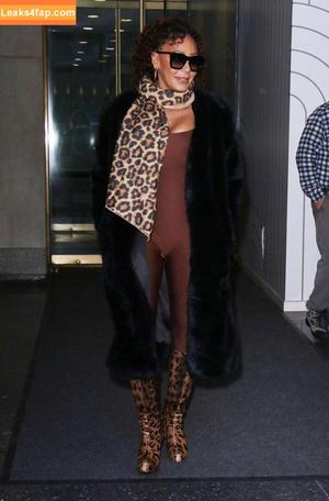 Melanie Brown photo #0037