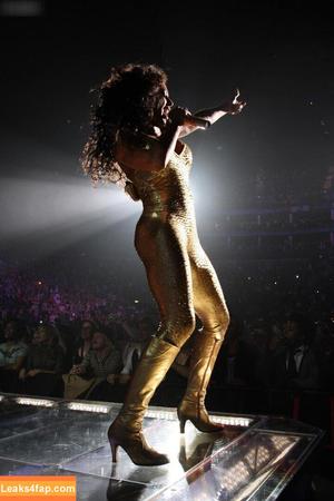 Melanie Brown photo #0063
