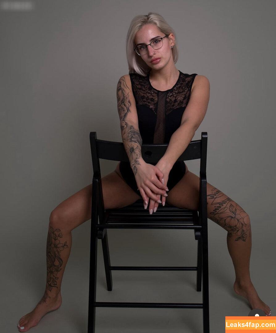 Melanie_Cora /  leaked photo photo #0006