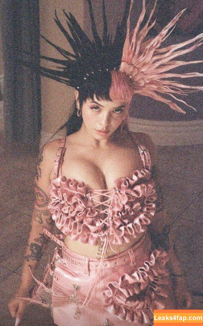 Melanie Martinez / littlebodybigheart / mxlaniemtzuwu leaked photo photo #0015