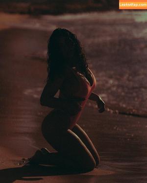 Melanie San Roman фото #0021