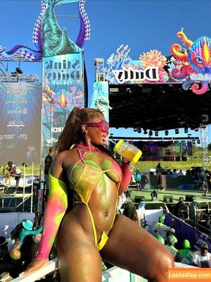 Melaxgoddess photo #0086