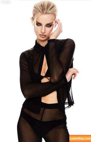Melina Menzel photo #0001