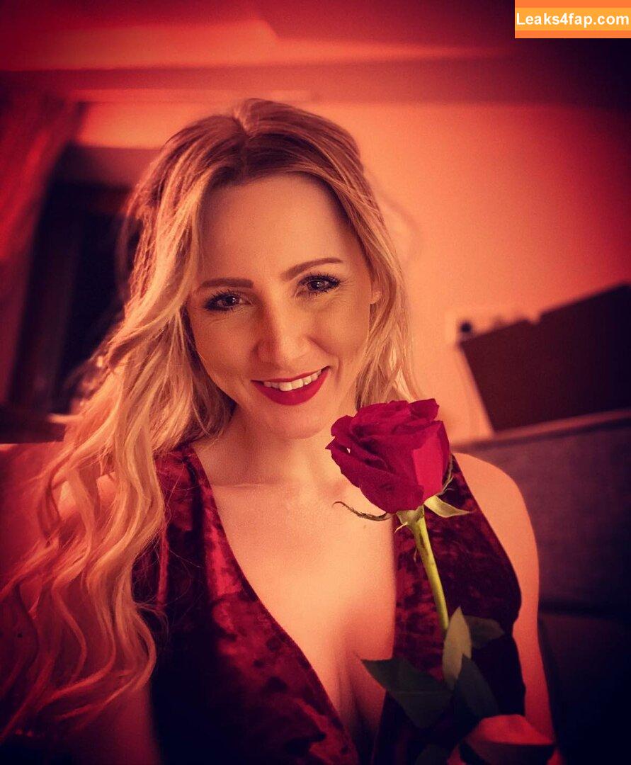 Melissa Naschenweng / melissa_naschenweng слитое фото фото #0004