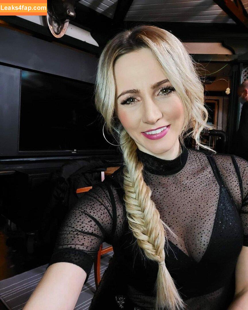 Melissa Naschenweng / melissa_naschenweng слитое фото фото #0038