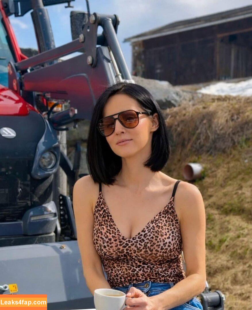 Melissa Naschenweng / melissa_naschenweng leaked photo photo #0350