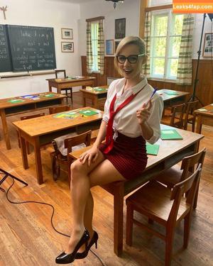 Melissa Naschenweng фото #0003