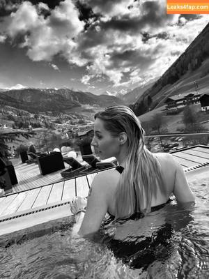 Melissa Naschenweng фото #0030