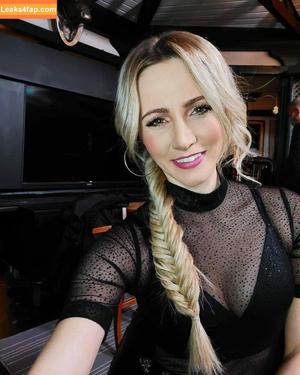 Melissa Naschenweng фото #0038