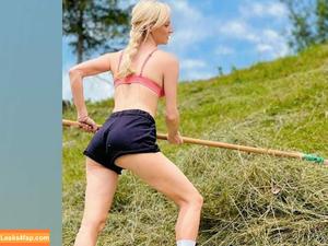 Melissa Naschenweng фото #0039