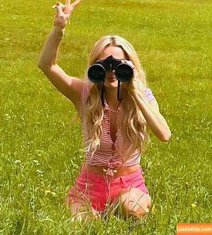 Melissa Naschenweng photo #0334