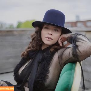 Melissa O'Neil фото #0148