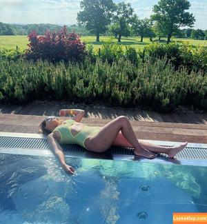 Melissa Reddy photo #0137