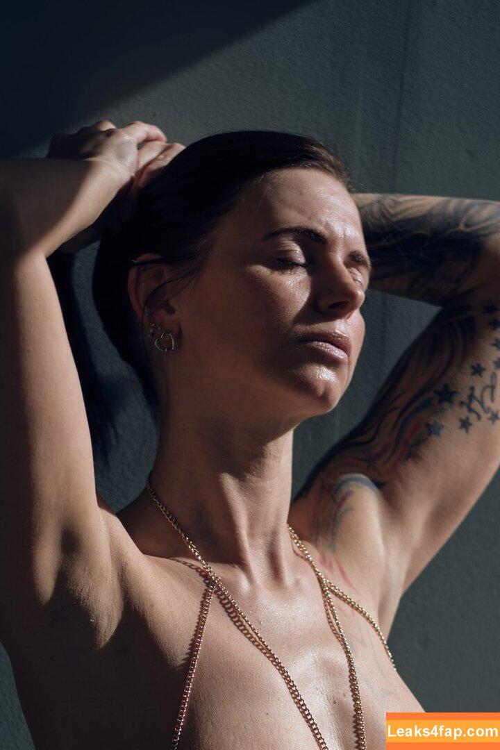 Mellla89 / _mella89_ leaked photo photo #0038