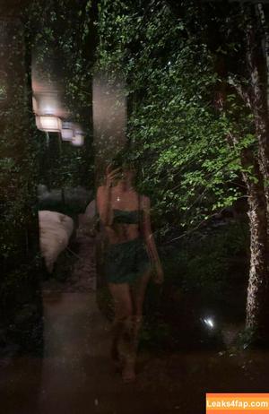 Melody Oz photo #0079