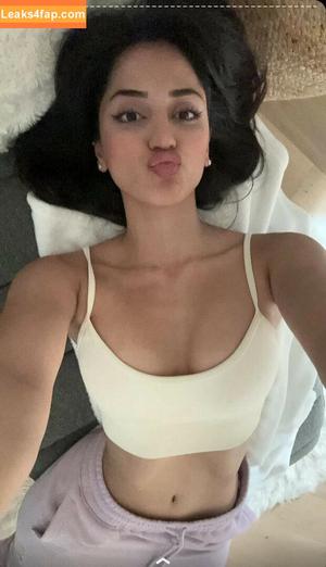 Melody Oz photo #0091