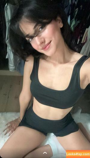 Melody Oz photo #0138