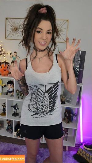 MelonieMac photo #0341