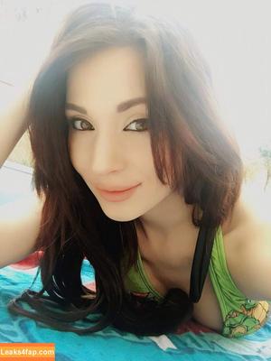 MelonieMac photo #0347